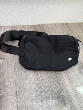 Fabletics Black Belt Bag - Sleek Crossbody Sling